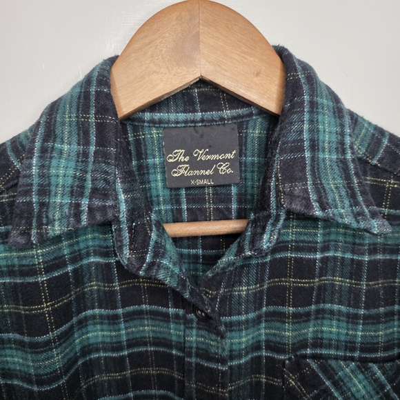 The Vermont Flannel Co. Women's Classic Flannel Shirt – Size XS – Green / Black - Picture 2 of 6